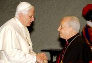 Almudi.org - Benedicto XVI junto a Mons. Javier 
Echevarría