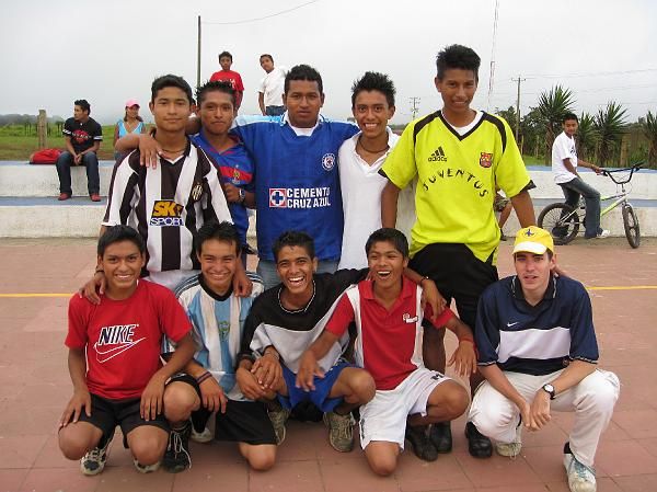 N07G105_20070728_Partidos_y_futbol_espanoles-campeones_66_result