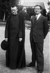 Almudi.org - D. Álvaro del Portillo con San Josemaría en los jardines de Viveros de Valencia