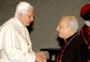 Almudi.org - Benedicto XVI junto a Mons. Javier Echevarría